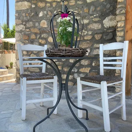 Lofos Kasta Village * Evkarpia